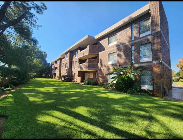 3 BEDROOM FLAT FOR SALE IN THREE RIVERS